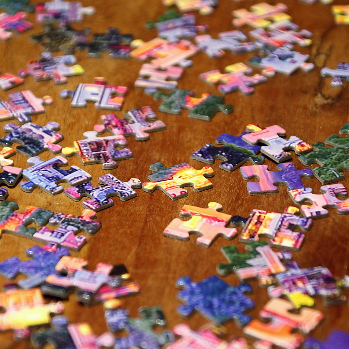 AI memory fragmentation showing disconnected data pieces and broken context