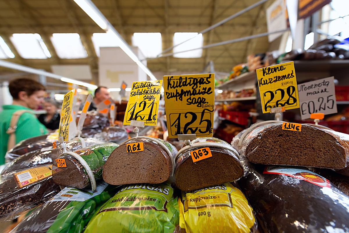 Three-tier AI Employee pricing comparison showing Starter, Professional, and Enterprise plans